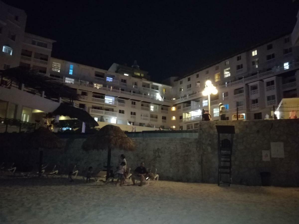 Ocean Front Suite, Balcony, Kitchen. كانكون المظهر الخارجي الصورة