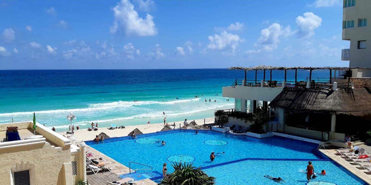 Ocean Front Suite, Balcony, Kitchen. كانكون المظهر الخارجي الصورة